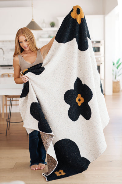 Reese Blanket Family Cuddle Size in Jumbo Floral - Southern Soul Collectives