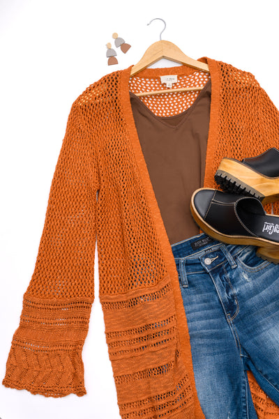 Stay Cozy and Chic All Year Round: The Versatility of Cardigans for Fall, Winter, and Spring