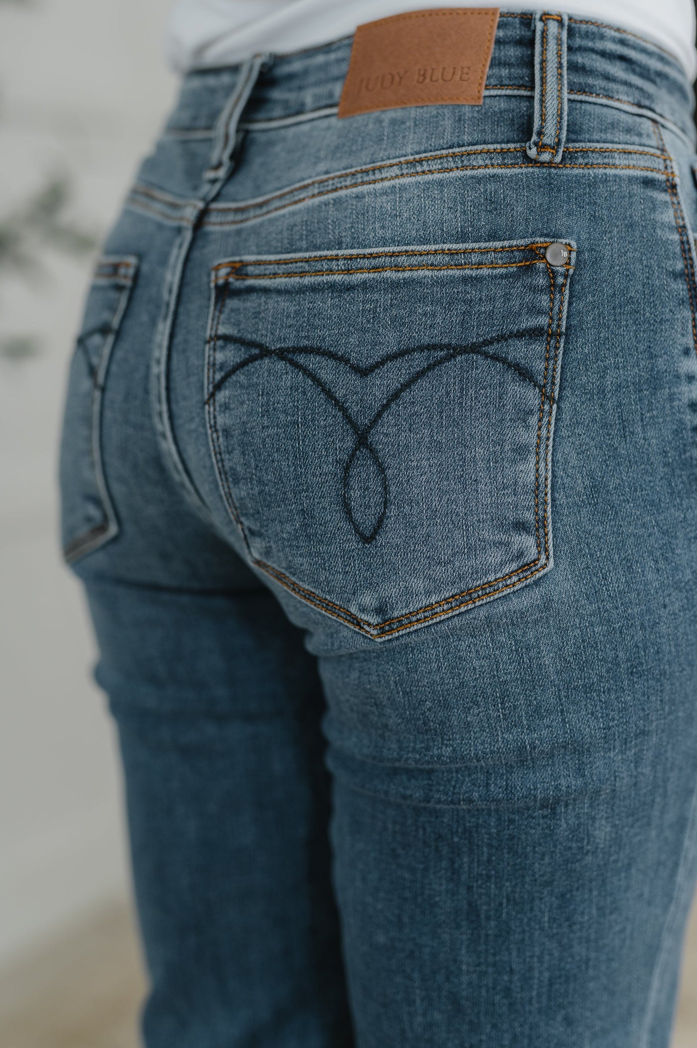 Colette Mid Rise Boyfriend Classic Cuffed