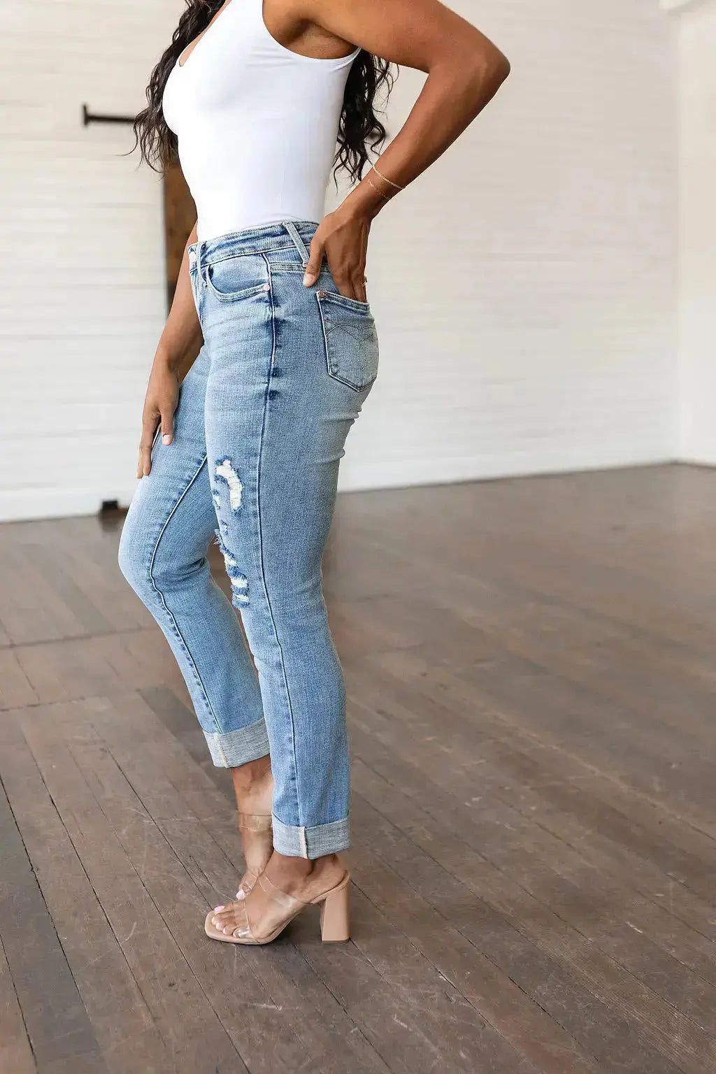 Judy Blue Elodie Mid Rise Distressed Boyfriend Jeans Womens Southern Soul Collectives