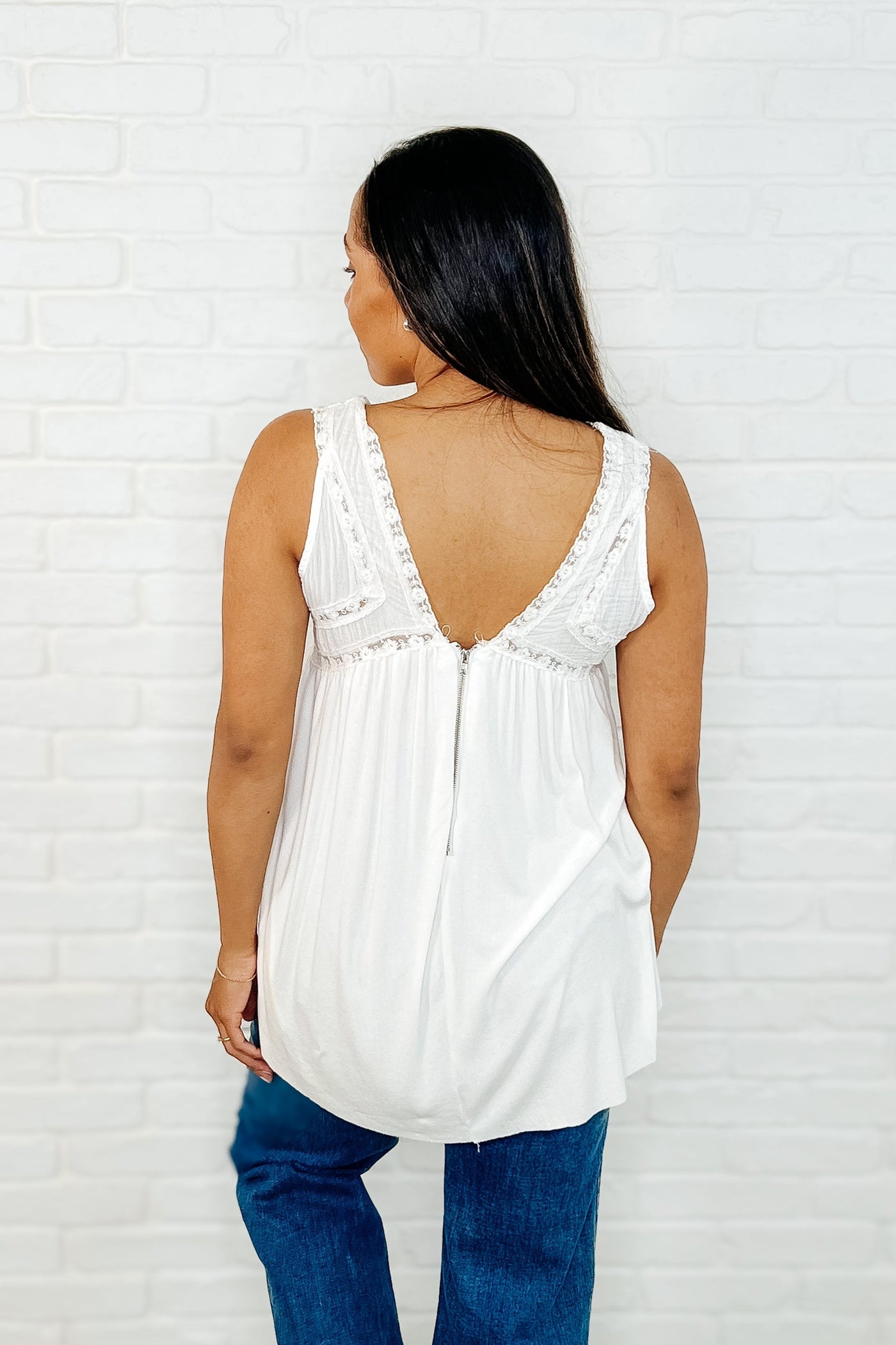 Let em' Breathe V-Neck Tank in Off White Southern Soul Collectives