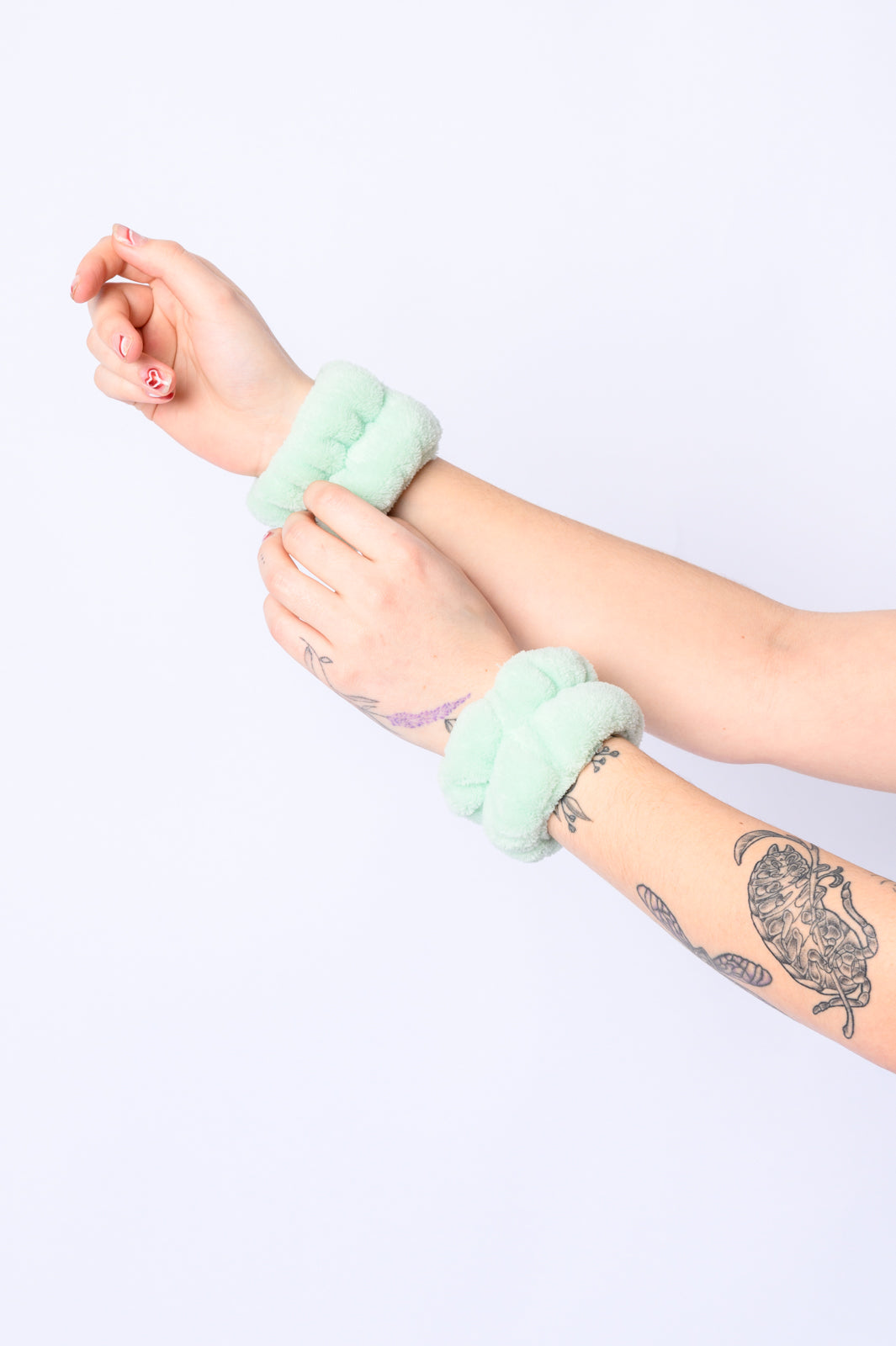 Lost in the Moment Headband and Wristband Set in Green Southern Soul Collectives