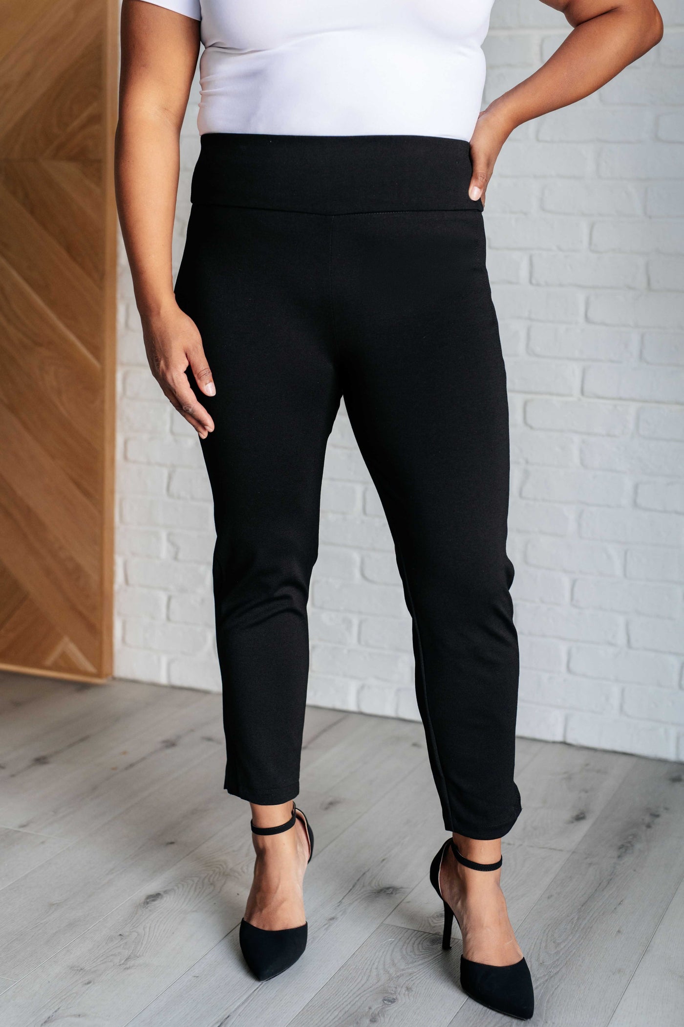 Magic Ankle Crop Skinny Pants in Black Southern Soul Collectives