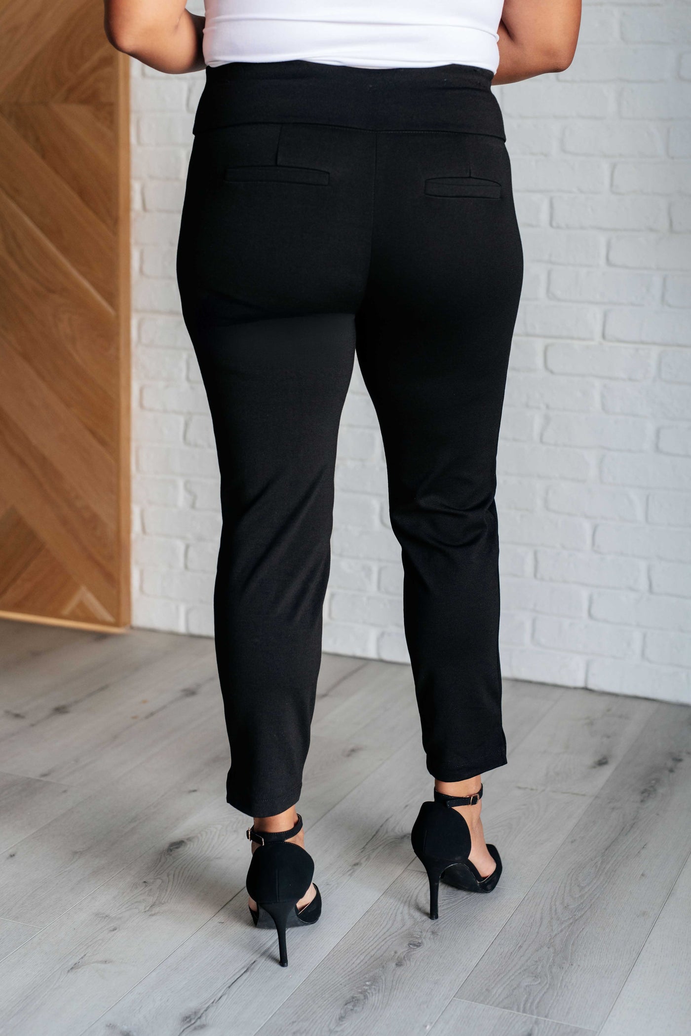 Magic Ankle Crop Skinny Pants in Black Southern Soul Collectives