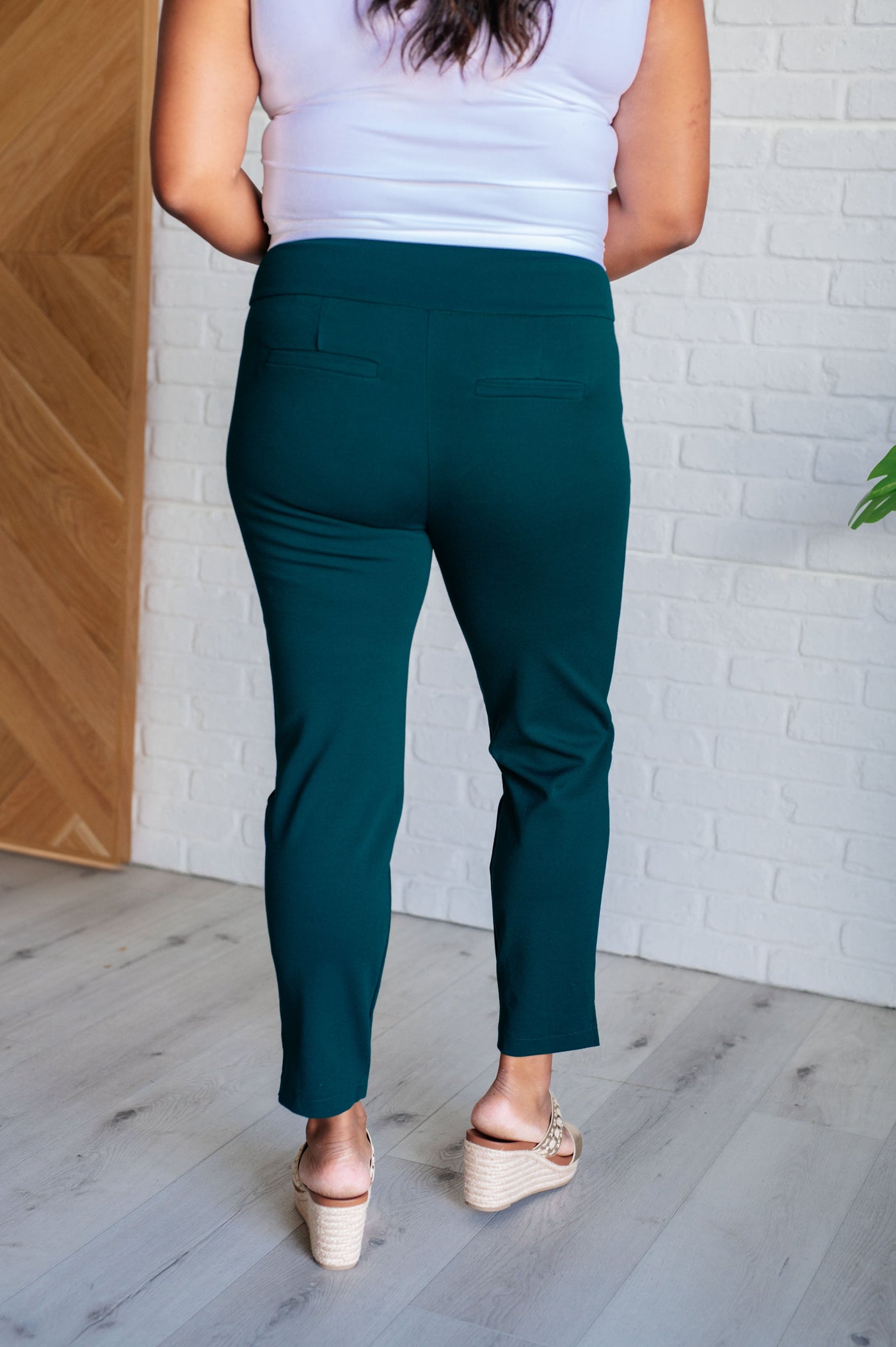 Magic Ankle Crop Skinny Pants in Hunter Green Southern Soul Collectives