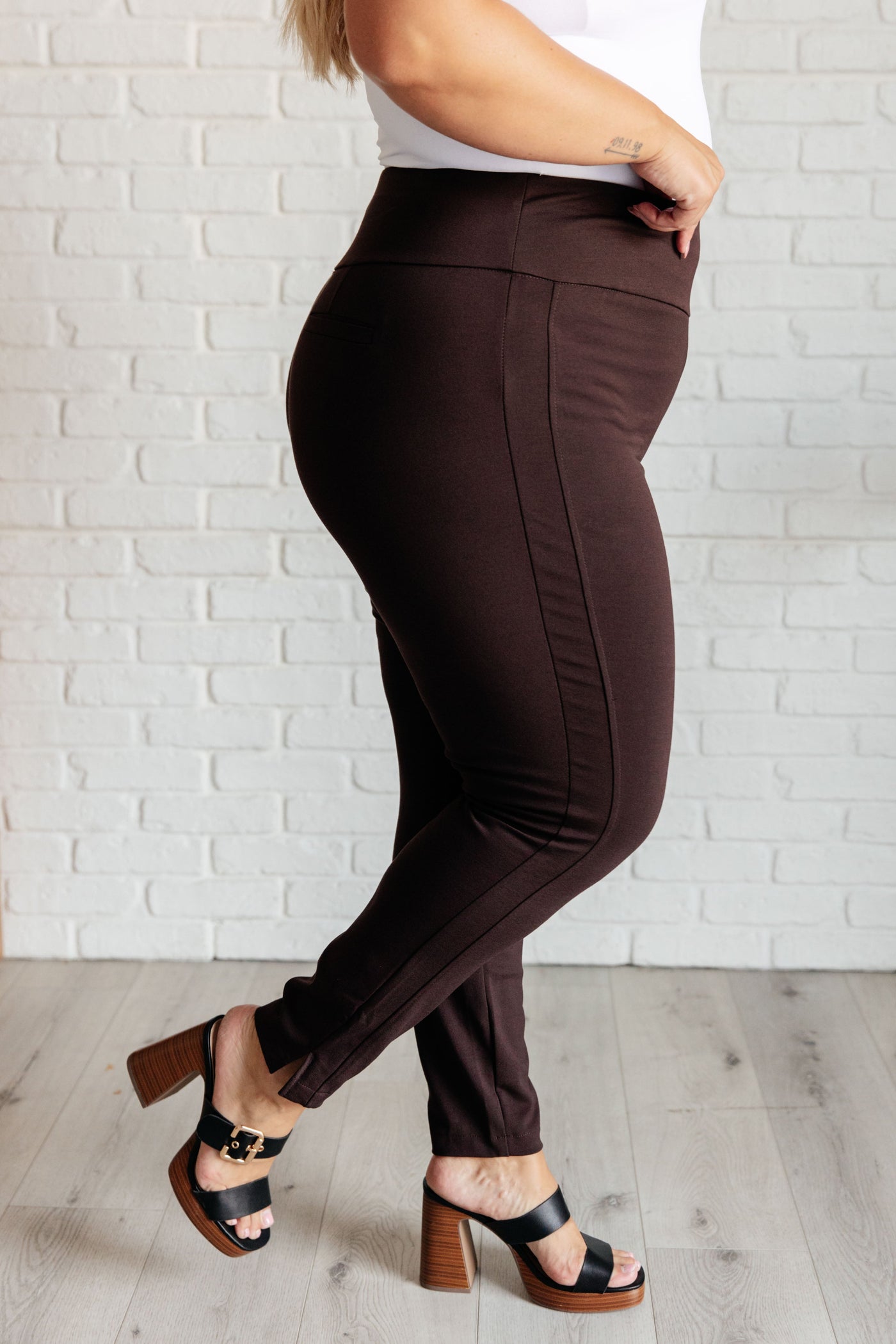 Magic Skinny 28" Pants in Chocolate Southern Soul Collectives