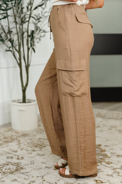Off Duty Straight Leg Cargo Pants in Tan