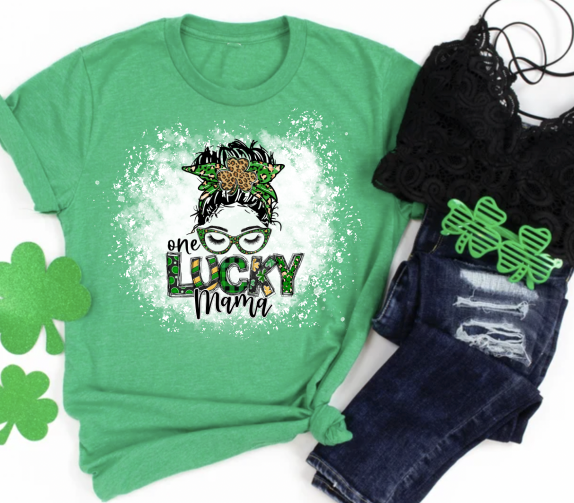 One Lucky Mama🍀 Graphic T-shirt