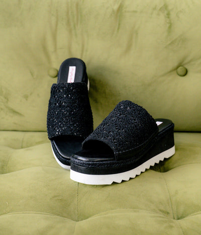 Ophelia Wedges in Black