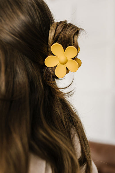 Daisy Claw in Yellow Womens Southern Soul Collectives 