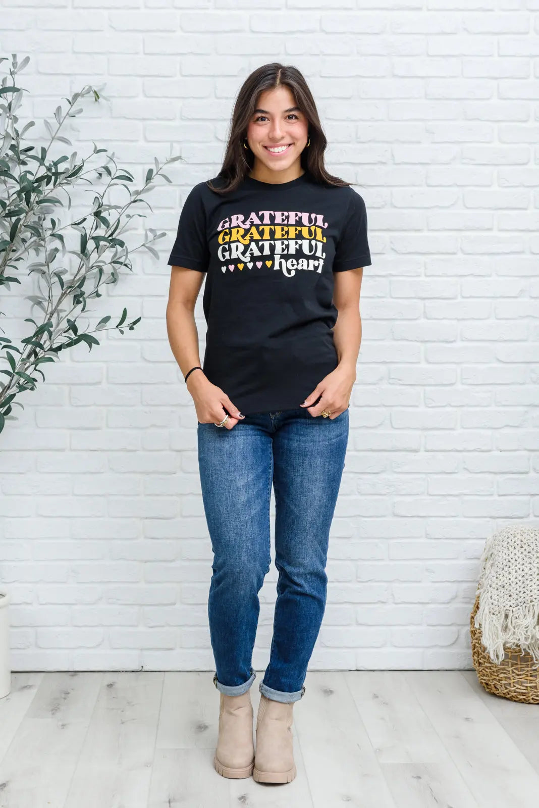 Grateful Heart Graphic T-Shirt In Black Womens Southern Soul Collectives 