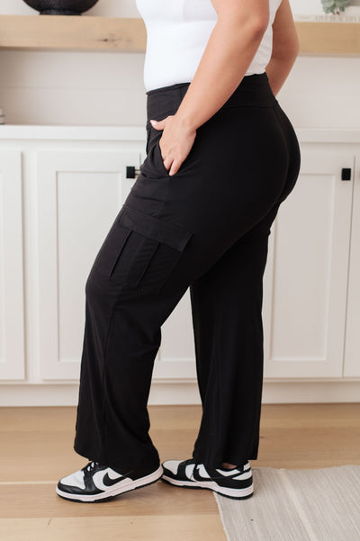 Race to Relax Yoga Cargo Pants in Black